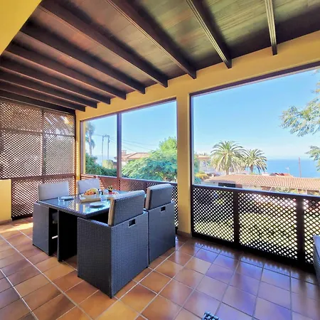 فيلة Flores Y Sol